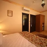 Hotel Lalinn