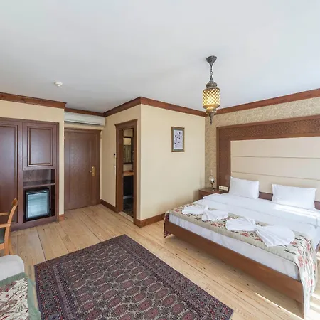 Lalinn Hotel 3*